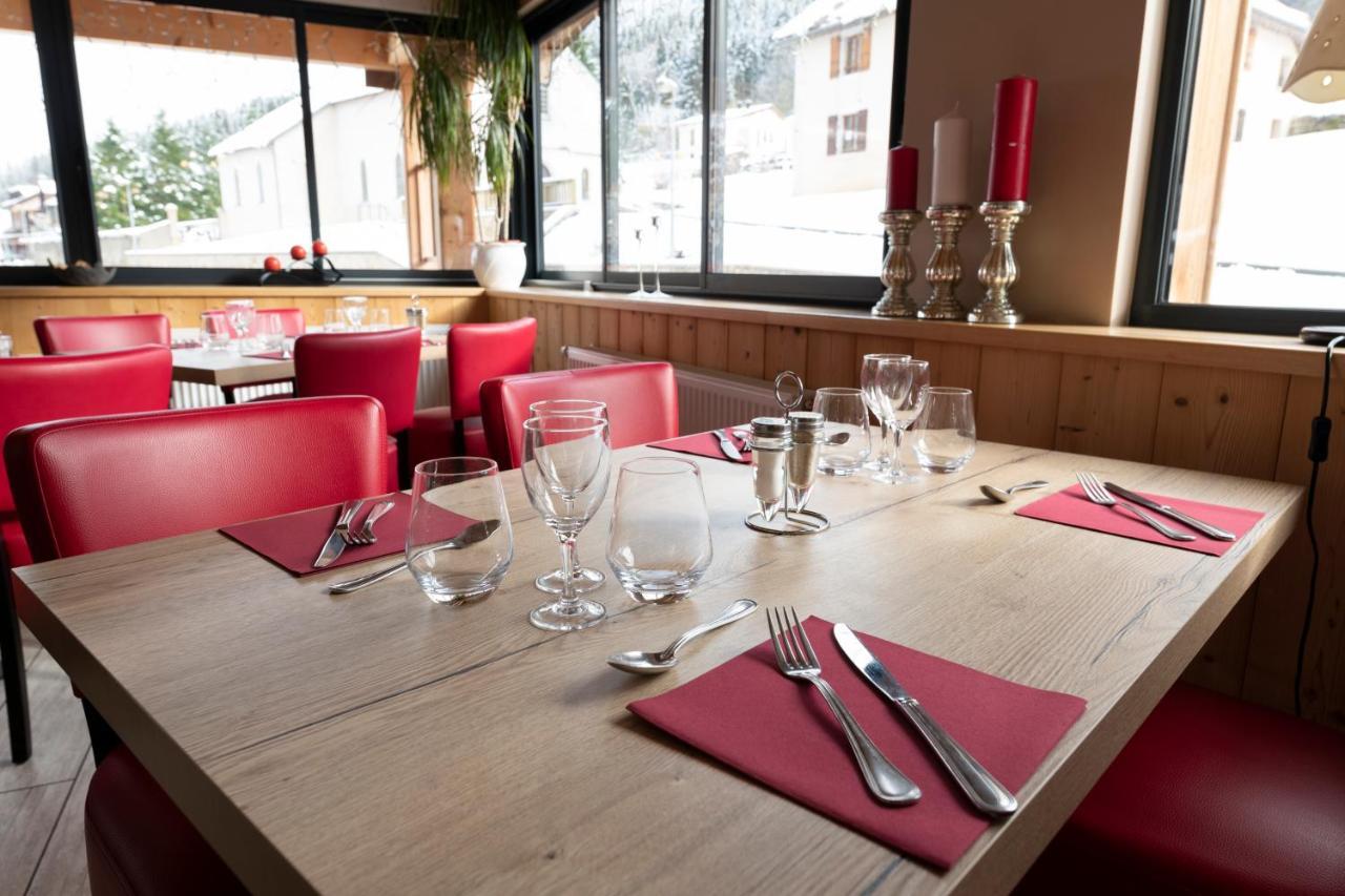 Hotel Restaurant Le Centre Lélex Εξωτερικό φωτογραφία